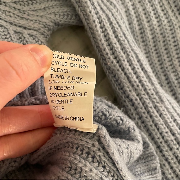 SHEIN Women’s Cropped Button Up Knit Cardigan - Picture 3 of 7